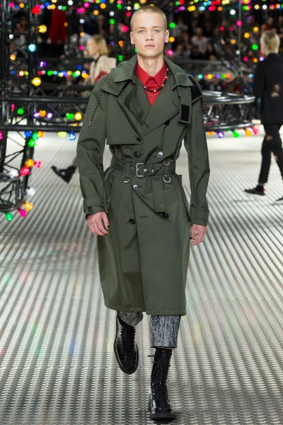Look 37